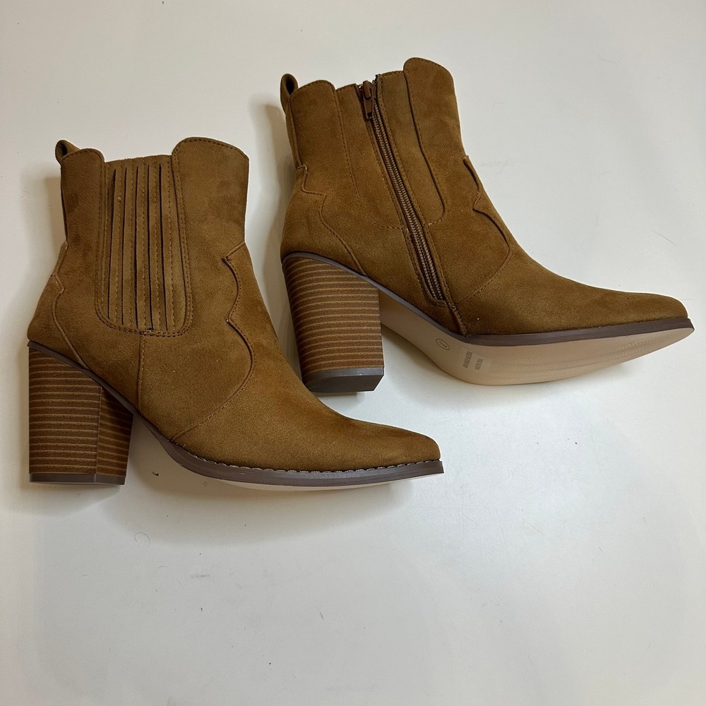 Story Brand Women's Tan Faux Suede Casey Ankle Bootie Western Style Size‎ 7